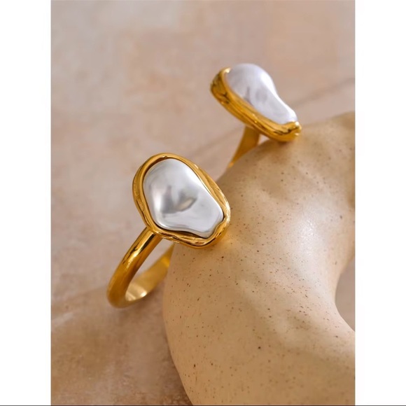 Baroque Pearl Cuff Bracelet – Stainless Steel PVD Gold Plated - Picture 6 of 10